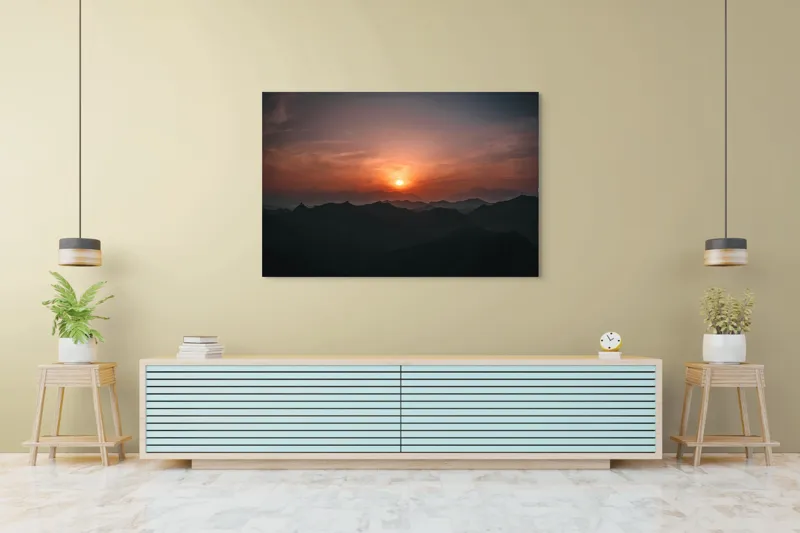 Tablou Canvas, "Soarele apus peste munții misterioși", Apus, Munți, Siluetă, Cer, Noros, Portocaliu, Calm, Întindere, Umbre., 150 x 100 cm – poza 6