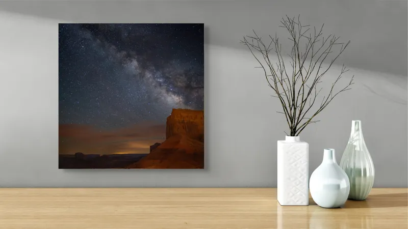 Tablou Canvas, "Calea Lactee deasupra canionului tăcut", Stele, Cer, Roci, Deșert, Întuneric, Galaxie, Peisaj, Noapte, Lumină, Tainic, 50 x 50 cm – poza 3