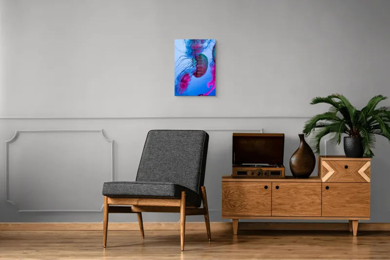 Tablou Canvas, "Dansul meduzelor în lumina oceanului", Meduze, Culori, Strălucire, Albastru, Roz, Tentacule, Apă, Lumină, 39 x 54 cm – poza 8