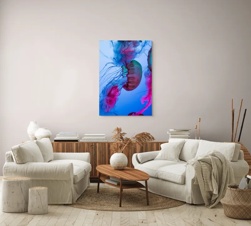 Tablou Canvas, "Dansul meduzelor în lumina oceanului", Meduze, Culori, Strălucire, Albastru, Roz, Tentacule, Apă, Lumină, 70 x 100 cm – poza 4
