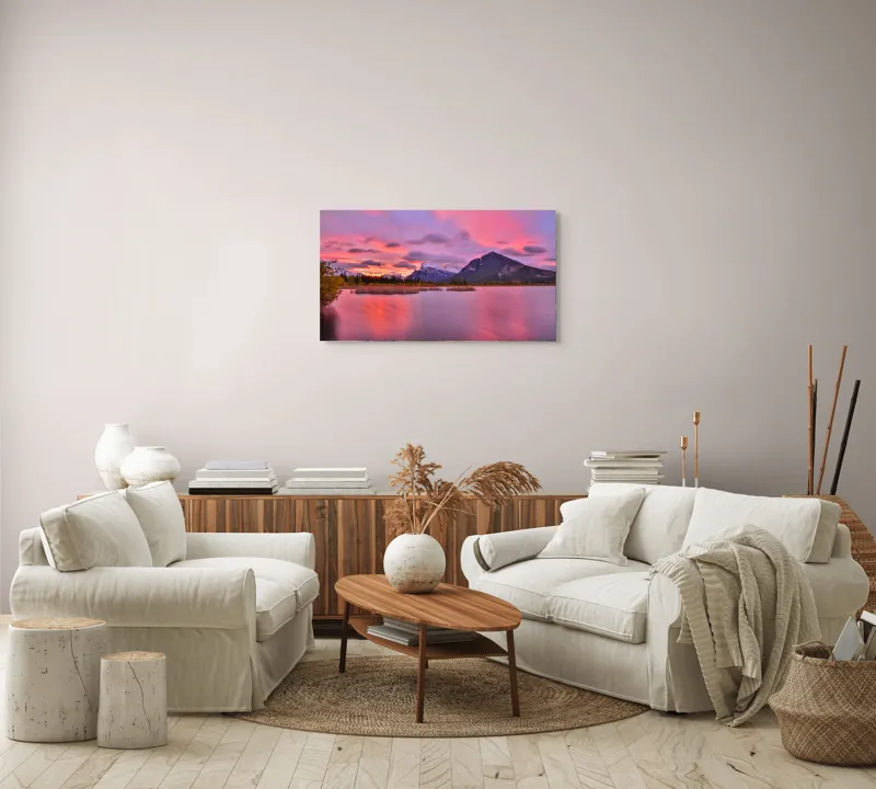 Tablou Canvas, "Apus miraculos peste munții înzăpeziți", Apus, Munți, Reflecție, Cer, Nori, Lac, Serenitate, Pădure, Roz, Pastel, 90 x 50 cm – poza 4