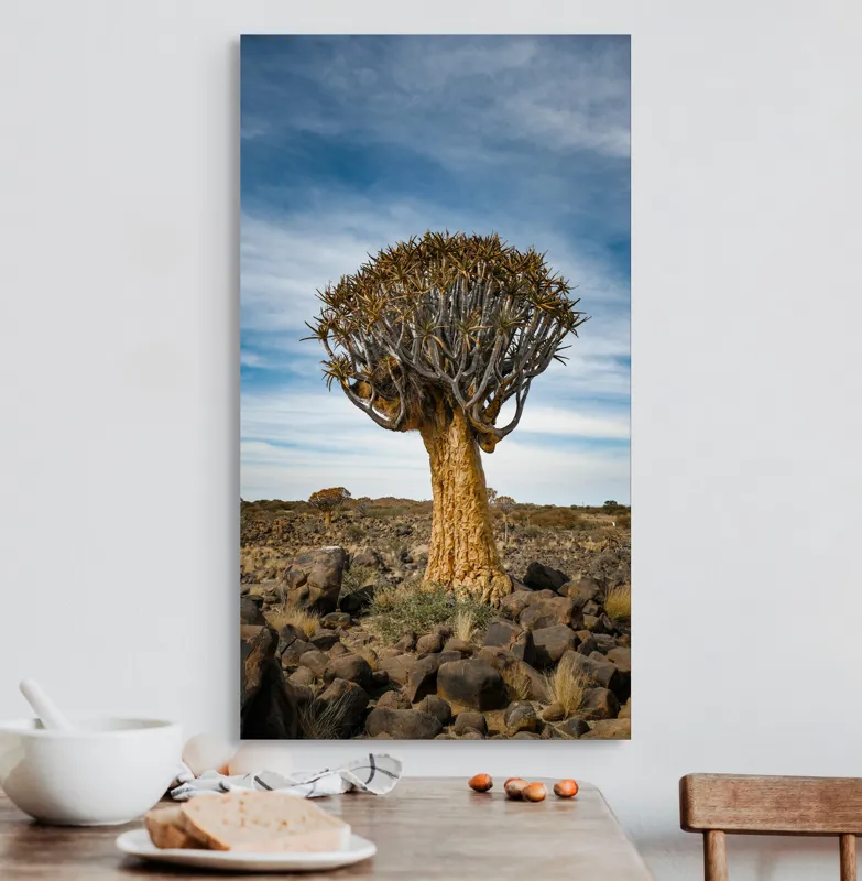 Tablou Canvas, "Arborele singuratic din deșertul arid", Copac, Deșert, Cer, Pietre, Vegetație, 50 x 90 cm – poza 3