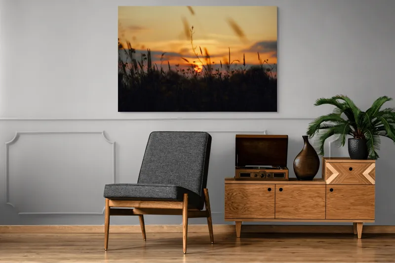 Tablou Canvas, "Apus de soare peste câmpie liniștită", Apus, Câmp, Siluetă, Cer, Iarbă, Floare, Lumină, Calm, Natură, Horizon, 150 x 100 cm – poza 8