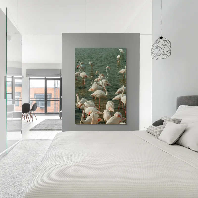 Tablou Canvas, "Flamingo în liniștea apelor verzi", Flamingo, Apei, Grazioase, Roz, Plutind, Reflexie, Serenitate, Natură, Senzuale, Armonioase, 100 x 150 cm – poza 5