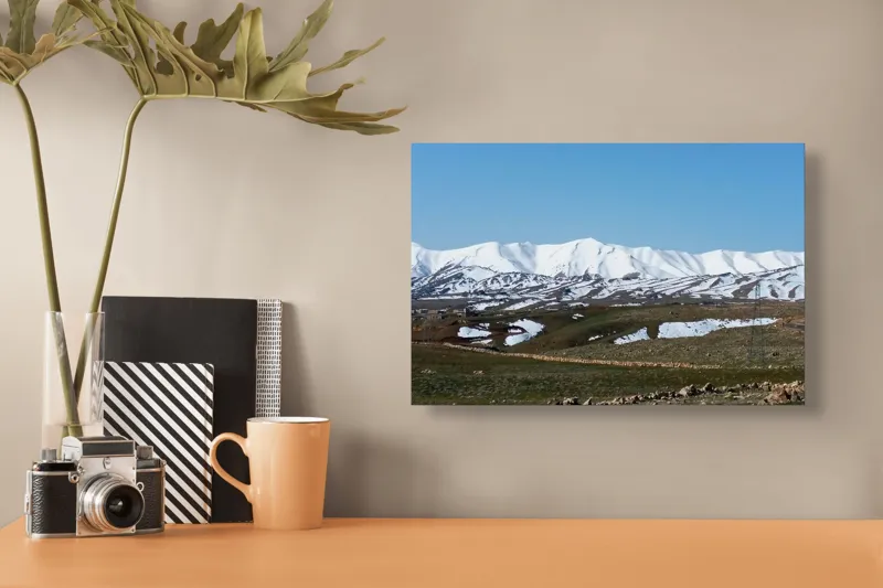 Tablou Canvas, "Munți acoperiți de zăpadă sub cer senin", Munți, Zăpadă, Cer, Peisaj, Natură, Verdeață, Întinderi, Frumusețe, 39 x 26 cm – poza 3