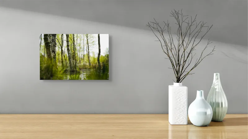 Tablou Canvas, "Peisaj de primăvară în pădurea mlăștinoasă", Lemn, Apă, Iarbă, Copaci, Verdeață, Natură, Lumină, Reflecție, Primăvară, Tranquilitate, 39 x 26 cm – poza 8