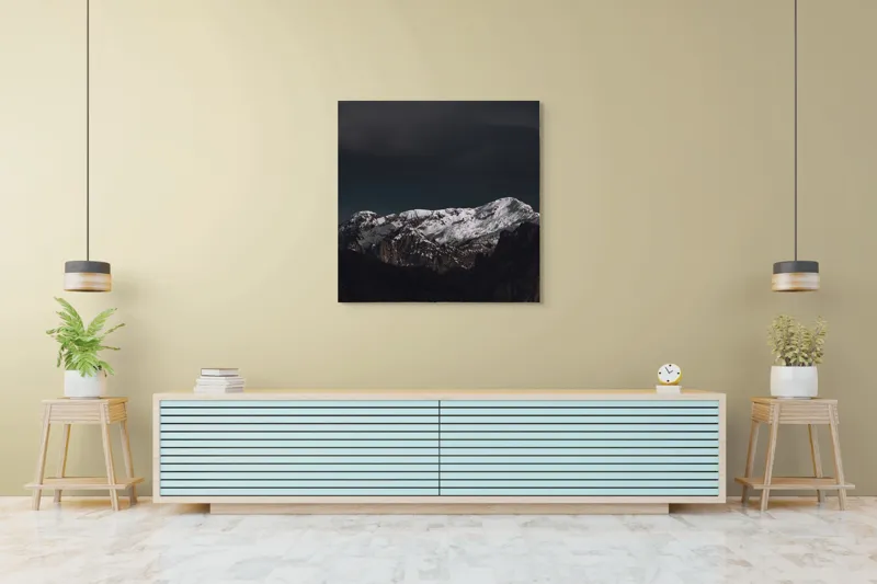 Tablou Canvas, "Vârfuri montane sub cer înnorat", Impozant, Majestic, Întunecat, Montan, Alpin, Rece, Dramatic, Înalt, 100 x 100 cm – poza 5