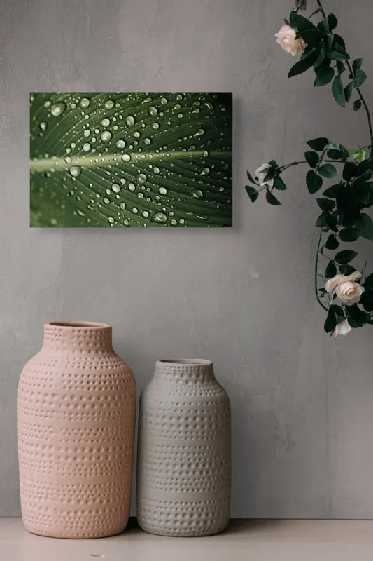 Tablou Canvas, "Picături de ploaie pe frunză verde", Picături, Frunză, Verde, Apă, Natură, Lumină, Textură, Răcoritoare, 39 x 26 cm – poza 4