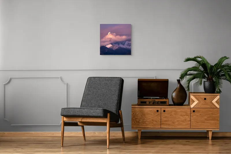 Tablou Canvas, "Vârf strălucitor la apusul soarelui", Nor, Vârf, Roz, Zăpadă, Apus, Munți, Cer, Senin, Lumină, Umbre, 50 x 50 cm – poza 6
