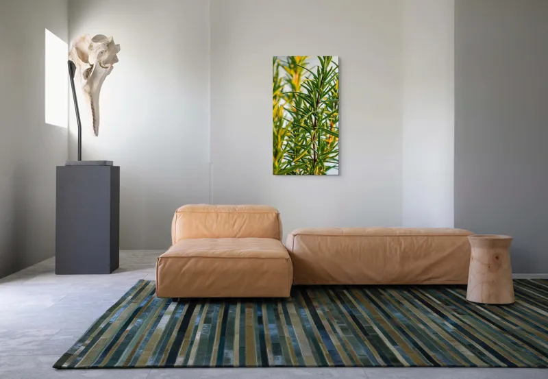 Tablou Canvas, "Verdele prospăt al rozmarinului viu", Verde, Frunze, Ramuri, Proaspăt, Aromatic, Luminos, Natural, Vertical, Delicat, 50 x 90 cm – poza 5