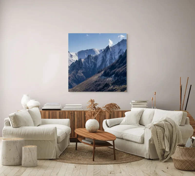 Tablou Canvas, "Vârful munților în lumina dimineții", Munți, Zăpadă, Creste, Cer, Nori, Pădure, Peisaj, Lumină, Natură, Înălțime., 100 x 100 cm – poza 3