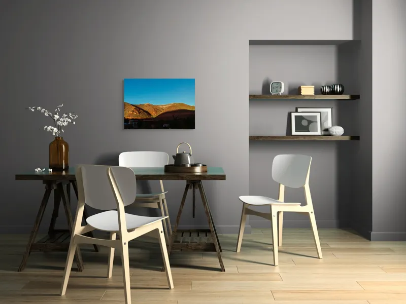 Tablou Canvas, "Umbre la apus pe coline roșii", Peisaj, Coline, Cer, Umbre, Vegetație, Case, Lumină, Amurg, Natură, Întindere, 70 x 50 cm – poza 5
