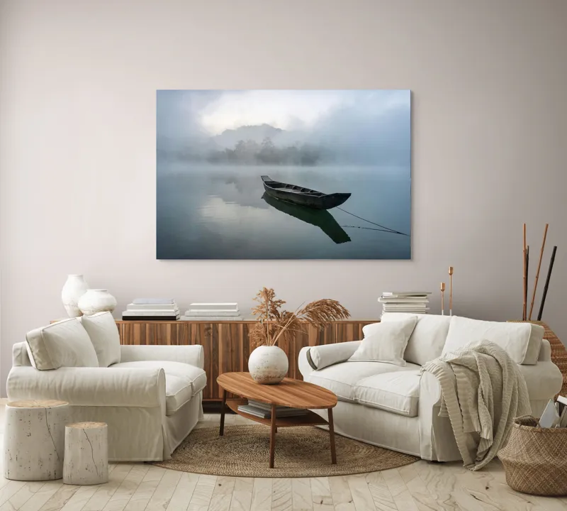 Tablou Canvas, "Barca solitară pe lacul învăluit în ceață", Barcă, Ceață, Liniște, Reflecție, Singurătate, 150 x 100 cm – poza 3