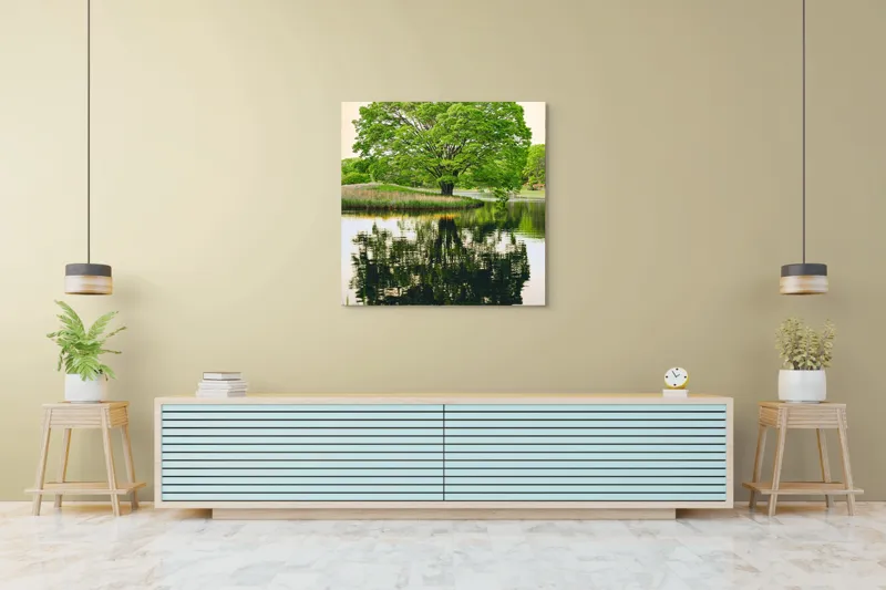 Tablou Canvas, "Copacul singuratic și reflecția sa", Frumusețe, Reflectare, Natură, Verdeață, Liniște, Armonie, Serenitate, Echilibru, Peisaj, Vitalitate, 100 x 100 cm – poza 5