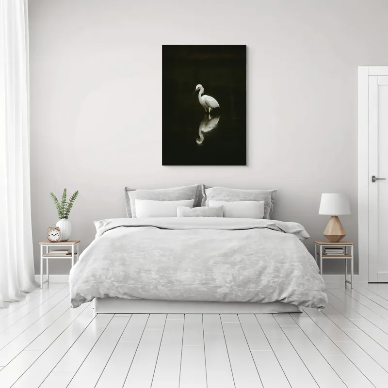 Tablou Canvas, "Egreta în liniștea nopții", Elegant, Reflecție, Serinătate, Natură, Simplitate, Liniște, Gratie, Păsare, Apă, Răgaz, 70 x 100 cm – poza 3