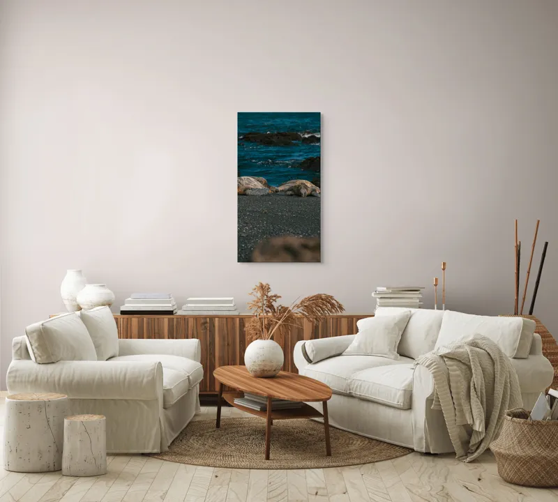 Tablou Canvas, "Țestoase odihnindu-se pe plajă neagră", Broască-Țestoasă, Plajă, Ocean, Stânci, Nisip, Apus, Relaxare, Natură, 50 x 90 cm – poza 7