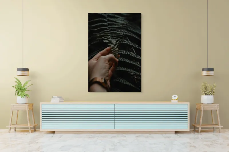 Tablou Canvas, "Mângâierea frunzei de ferigă verde", Frunză, Mână, Delicatețe, Natură, Verde, Lumină, Textură, Detaliu, 100 x 150 cm – poza 4