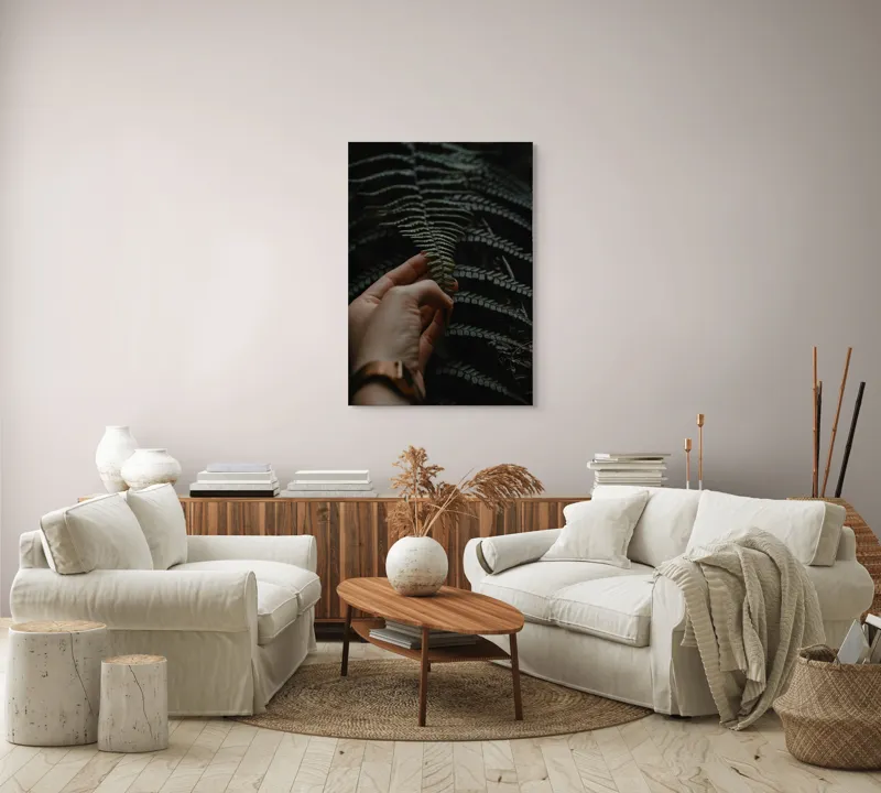 Tablou Canvas, "Mângâierea frunzei de ferigă verde", Frunză, Mână, Delicatețe, Natură, Verde, Lumină, Textură, Detaliu, 70 x 100 cm – poza 4