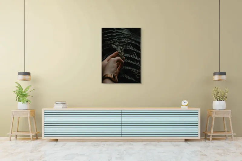 Tablou Canvas, "Mângâierea frunzei de ferigă verde", Frunză, Mână, Delicatețe, Natură, Verde, Lumină, Textură, Detaliu, 70 x 100 cm – poza 5