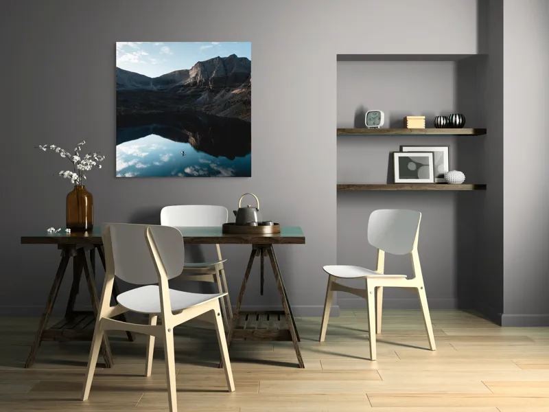 Tablou Canvas, "Singurătate pe oglinda lacului montan", Cer, Munți, Lac, Reflecție, Canoe, Serenitate, Natură, Pictural., 100 x 100 cm – poza 6