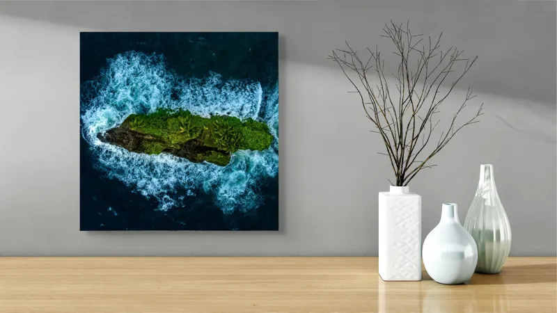 Tablou Canvas, "Insula învaluită de valuri albe", Insulă, Ocean, Valuri, Vegetație, Natură, Pădure, Turcoaz, Stânci, Singurătate, Exotic., 50 x 50 cm – poza 3