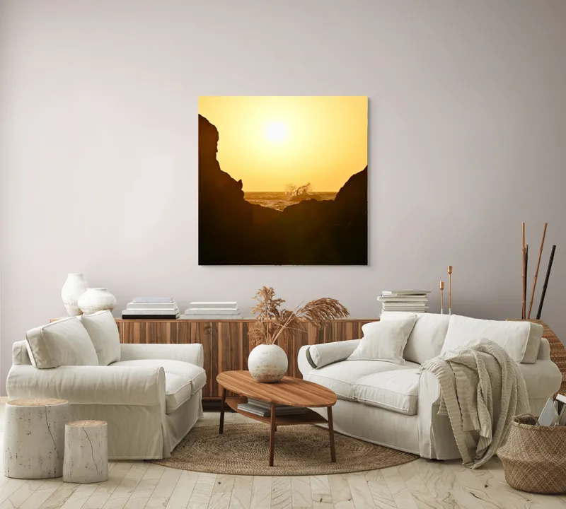 Tablou Canvas, "Răsărit spectaculos între stânci întunecate", Soare, Stânci, Valuri, Ocean, Cer, Apus, Siluetă, Aur., 100 x 100 cm – poza 3