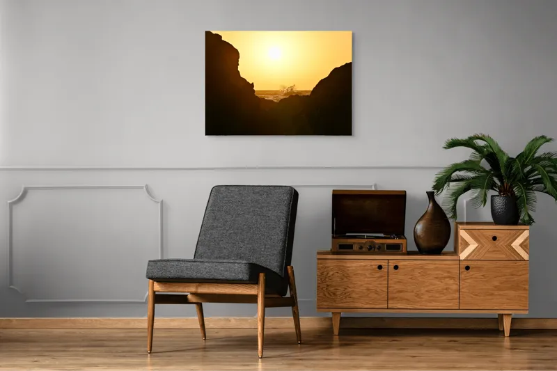 Tablou Canvas, "Răsărit spectaculos între stânci întunecate", Soare, Stânci, Valuri, Ocean, Cer, Apus, Siluetă, Aur., 100 x 70 cm – poza 8