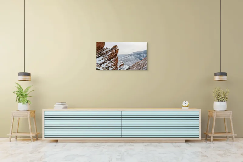 Tablou Canvas, "Frumusețea rece a stâncilor roșii", Rocă, Zăpadă, Munte, Cer, Peisaj, Iarnă, Natură, Frig, Pădure, Culoare, 90 x 50 cm – poza 5