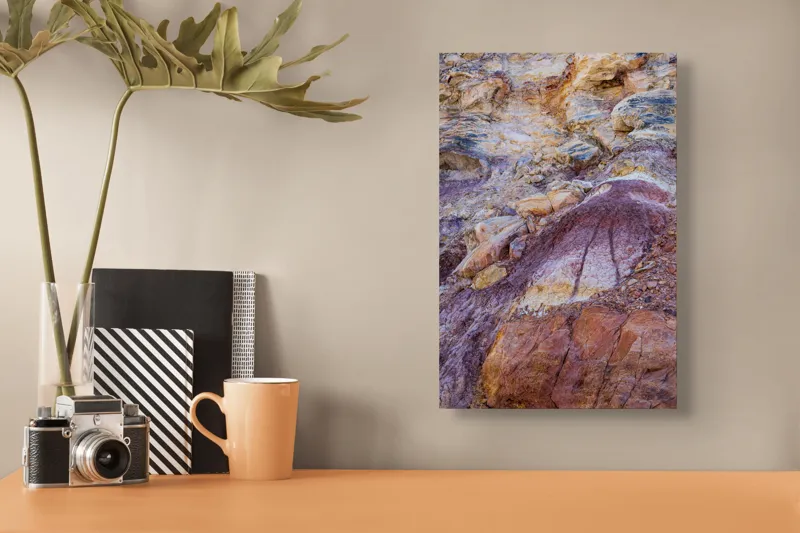 Tablou Canvas, "Peisaj colorat de stânci erodate", Pietre, Straturi, Colorate, Texturi, Naturale, Geologie, Pământ, Relief, Timp, Eroziune, 26 x 39 cm – poza 3