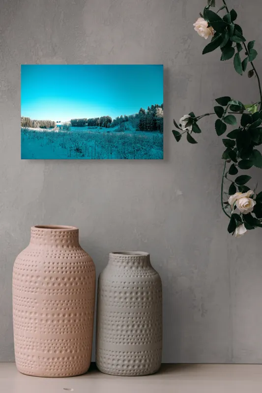 Tablou Canvas, "Cer albastru peste pădurea înzăpezită", Albastru, Pădure, Zăpadă, Cer, Peisaj, Iarnă, Natura, Tăcere, Frig, Priveliște, 39 x 26 cm – poza 4