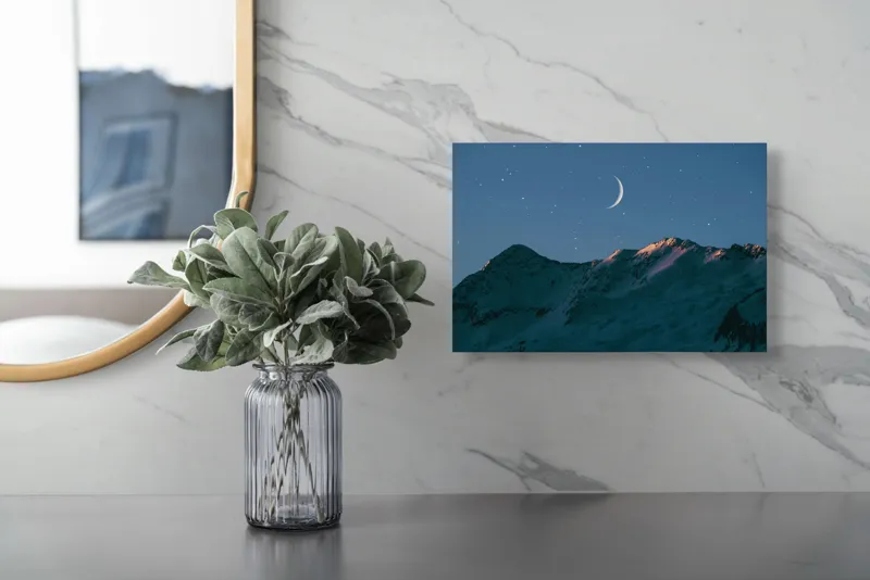 Tablou Canvas, "Luna răsare peste munți înzăpeziți", Lună, Munte, Cer, Stele, Amurg, Lumină, Umbre, Vârfuri, Peisaj, 39 x 26 cm – poza 5
