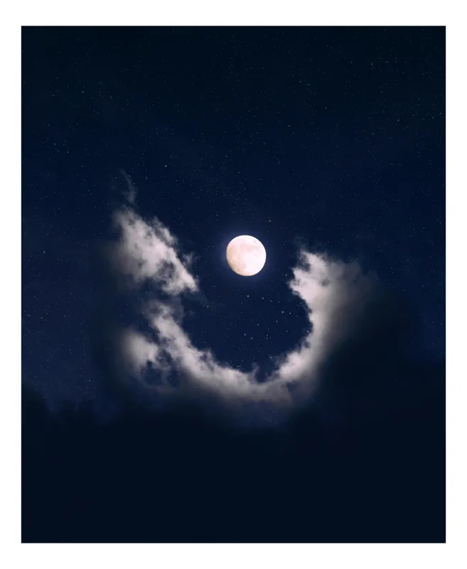 Tablou Canvas, "Luna privită printre nori nocturni", Lună, Nori, Cer, Stele, Noapte, Mister, Lumină, Întuneric., 70 x 100 cm
