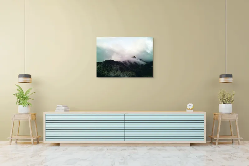 Tablou Canvas, "Norii dansează peste munți verzi", Nor, Vârf, Pădure, Ceață, Verde, Cer, Natură, Lumină, 100 x 70 cm – poza 4