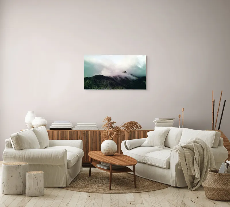 Tablou Canvas, "Norii dansează peste munți verzi", Nor, Vârf, Pădure, Ceață, Verde, Cer, Natură, Lumină, 90 x 50 cm – poza 4