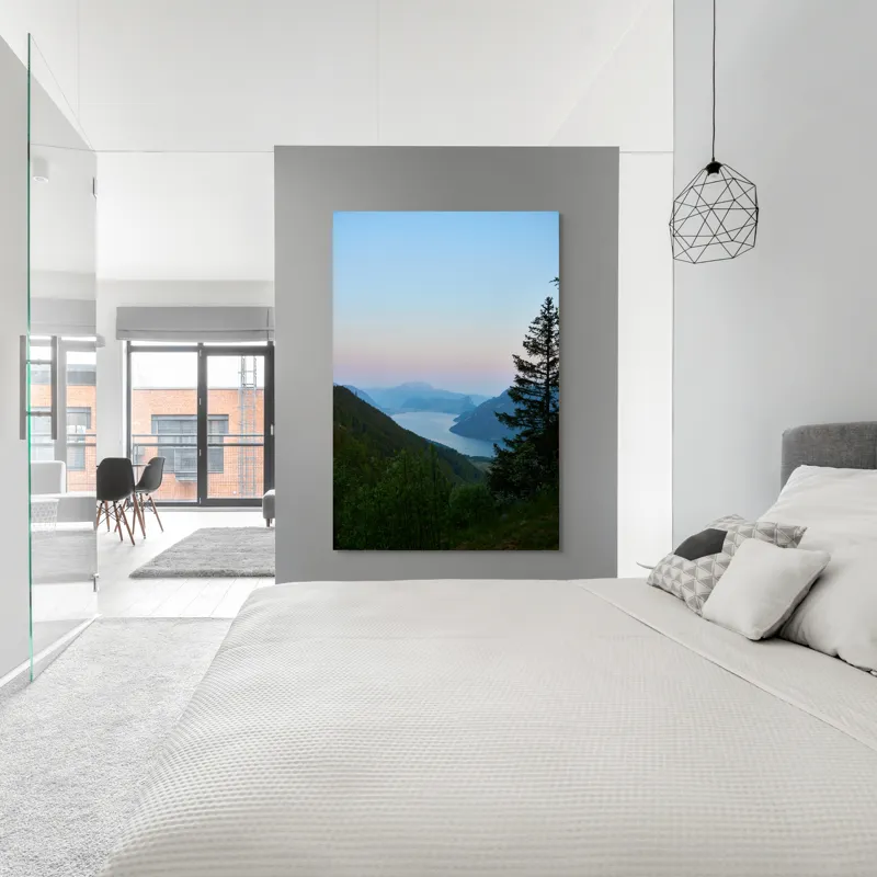 Tablou Canvas, "Răsărit senin peste munți și lacuri", Peisaj, Munți, Lac, Cer, Apus, Copaci, Coline, Lumină, Natură, 100 x 150 cm – poza 5