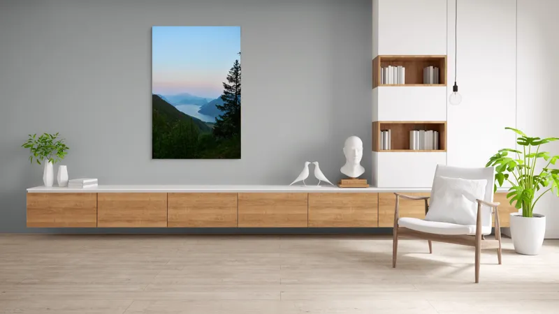 Tablou Canvas, "Răsărit senin peste munți și lacuri", Peisaj, Munți, Lac, Cer, Apus, Copaci, Coline, Lumină, Natură, 100 x 150 cm – poza 8