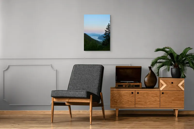 Tablou Canvas, "Răsărit senin peste munți și lacuri", Peisaj, Munți, Lac, Cer, Apus, Copaci, Coline, Lumină, Natură, 50 x 70 cm – poza 8