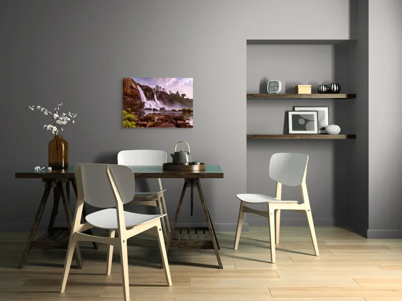 Tablou Canvas, "Cascada în amurgul tropical liniștit", Cascadă, Rocă, Vegetație, Apă, Cer, Nor, Verdeață, Spumă, Ecosistem, Natură, 70 x 50 cm – poza 5