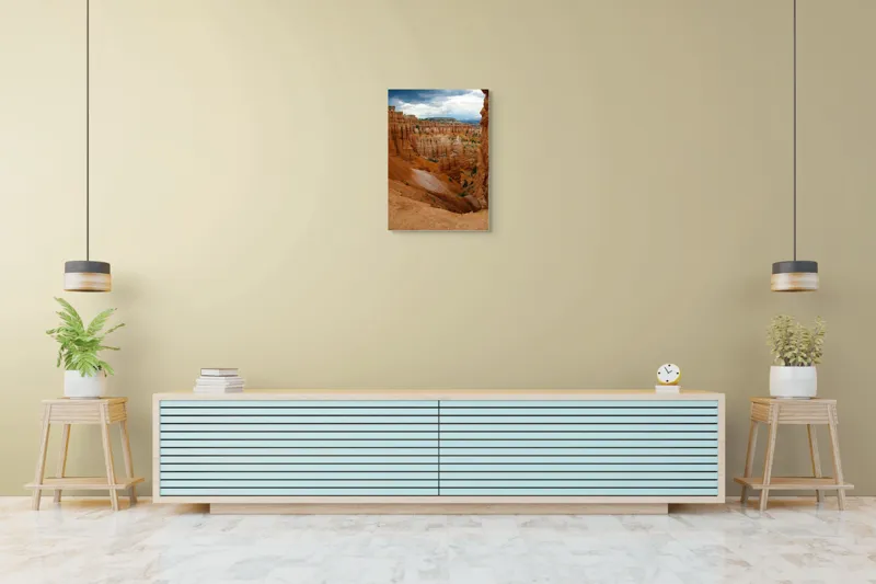 Tablou Canvas, "Peisaj stâncos sub cer înnorat", Pietre, Eroziune, Canion, Roșu, Cer Înnorat, Peisaj, Stânci, Natură, Dramatic, Priveliște, Forme Unice, Frumusețe, Aventură, 50 x 70 cm – poza 6