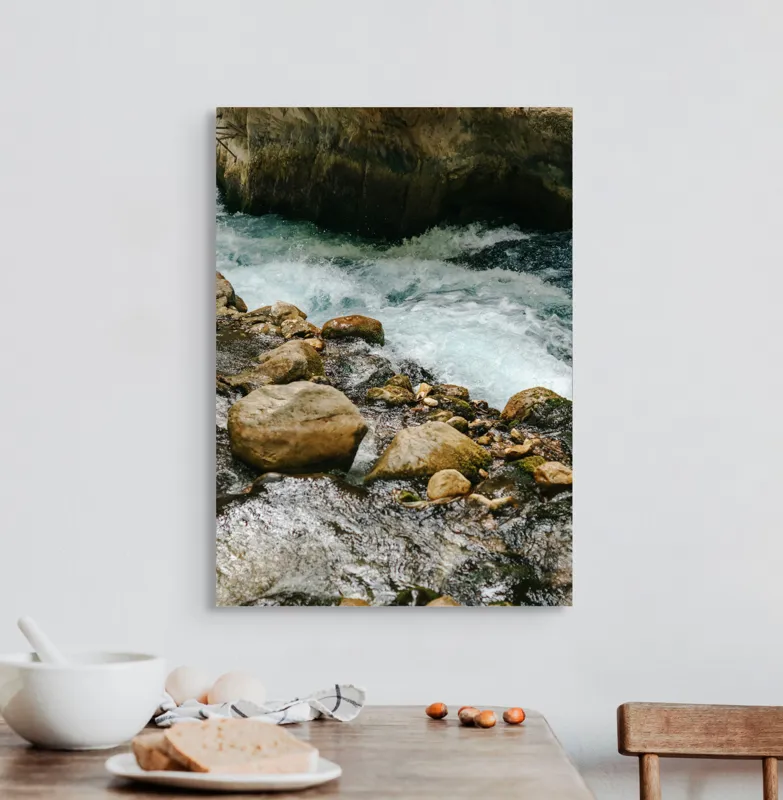 Tablou Canvas, "Apa curgătoare printre stânci umede", Curgere, Pietre, Apă, Natură, Râu, Spumă, Curgător, Vale, Albie, 50 x 70 cm – poza 3