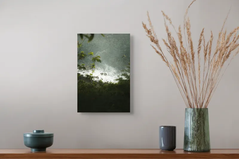 Tablou Canvas, "Priveliște de pe stânca înaltă", Frunziș, Stânci, Valuri, Apă, Verde, Spumă, Margină, Natură, 26 x 39 cm – poza 5