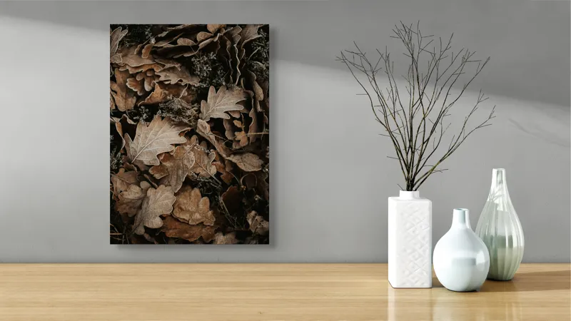 Tablou Canvas, "Frunzele toamnei pe pământ rece", Frunze, Toamnă, Textură, Natură, Uscate, 39 x 54 cm – poza 4