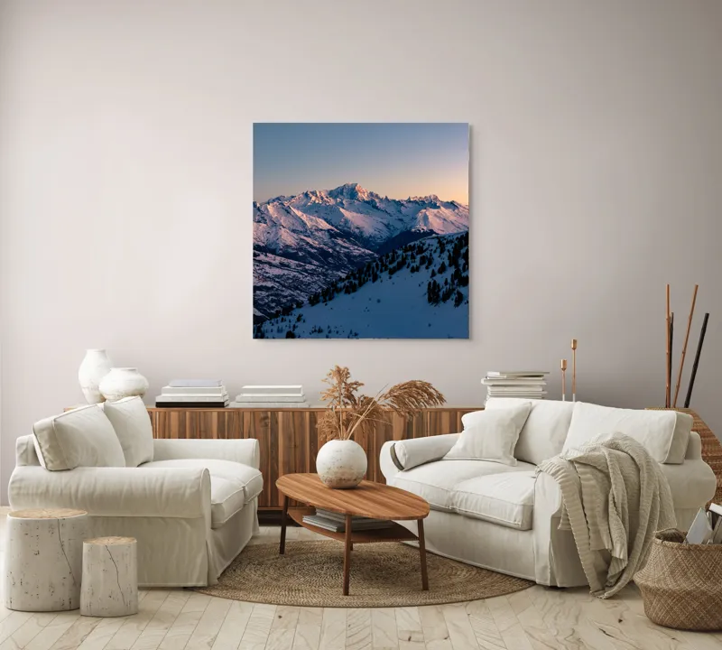 Tablou Canvas, "Munți largi în zori senini", Munți, Zăpadă, Apus, Cer, Pădure, 100 x 100 cm – poza 3