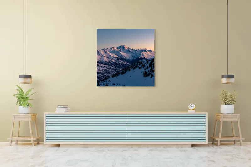 Tablou Canvas, "Munți largi în zori senini", Munți, Zăpadă, Apus, Cer, Pădure, 100 x 100 cm – poza 5