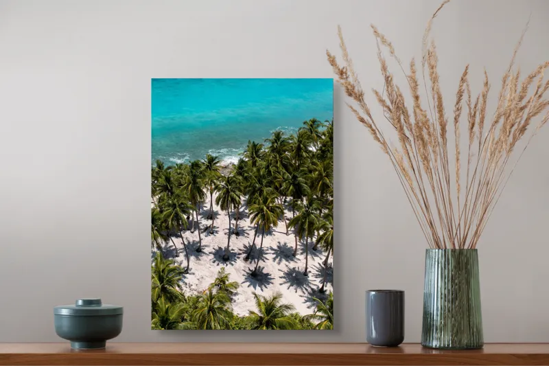 Tablou Canvas, "Umbrele palmierilor pe nisip alb", Ocean, Nisip, Palmieri, Umbre, Tropical, Albastru, Valuri, Soare, Paradis, Vacanță, 39 x 54 cm – poza 3
