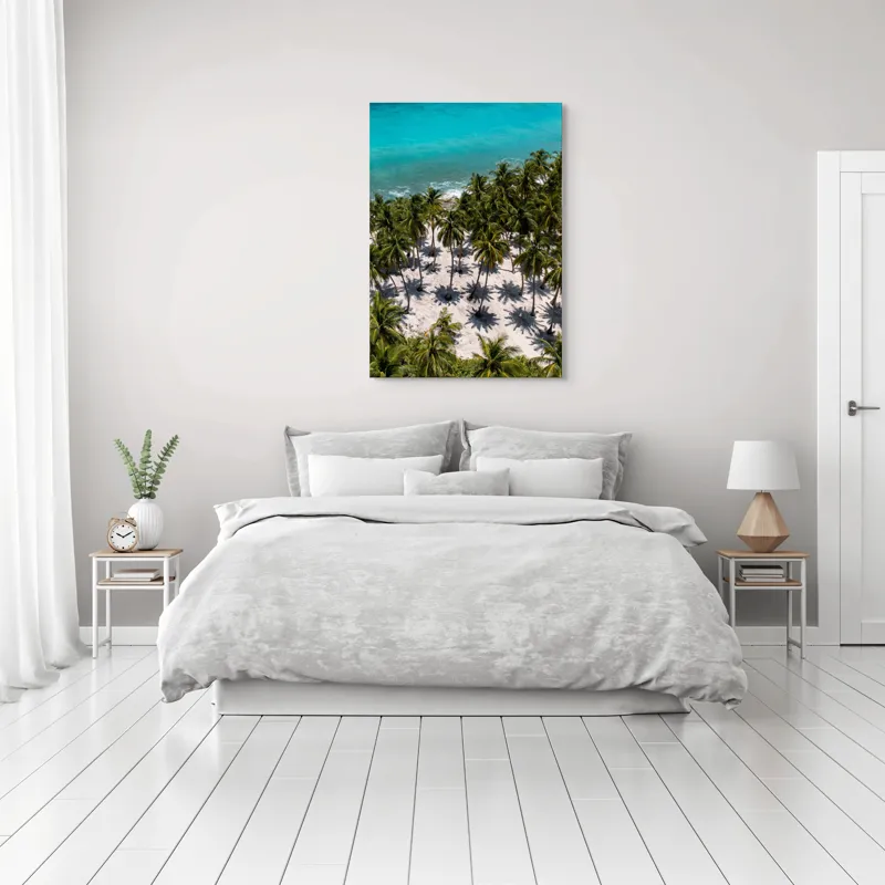 Tablou Canvas, "Umbrele palmierilor pe nisip alb", Ocean, Nisip, Palmieri, Umbre, Tropical, Albastru, Valuri, Soare, Paradis, Vacanță, 70 x 100 cm – poza 3