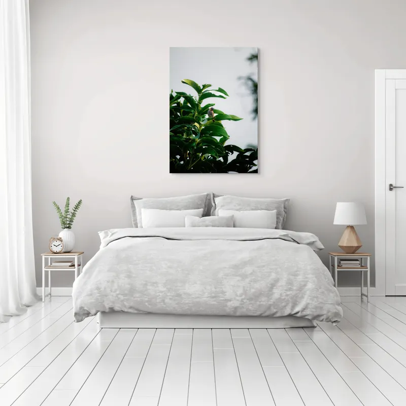 Tablou Canvas, "Pasărea singuratică pe ramura verde", Frunziș, Pasăre, Cer, Natural, Verde, Lucios, Solitar, Răsărit, Libertate, Armonie, 70 x 100 cm – poza 3