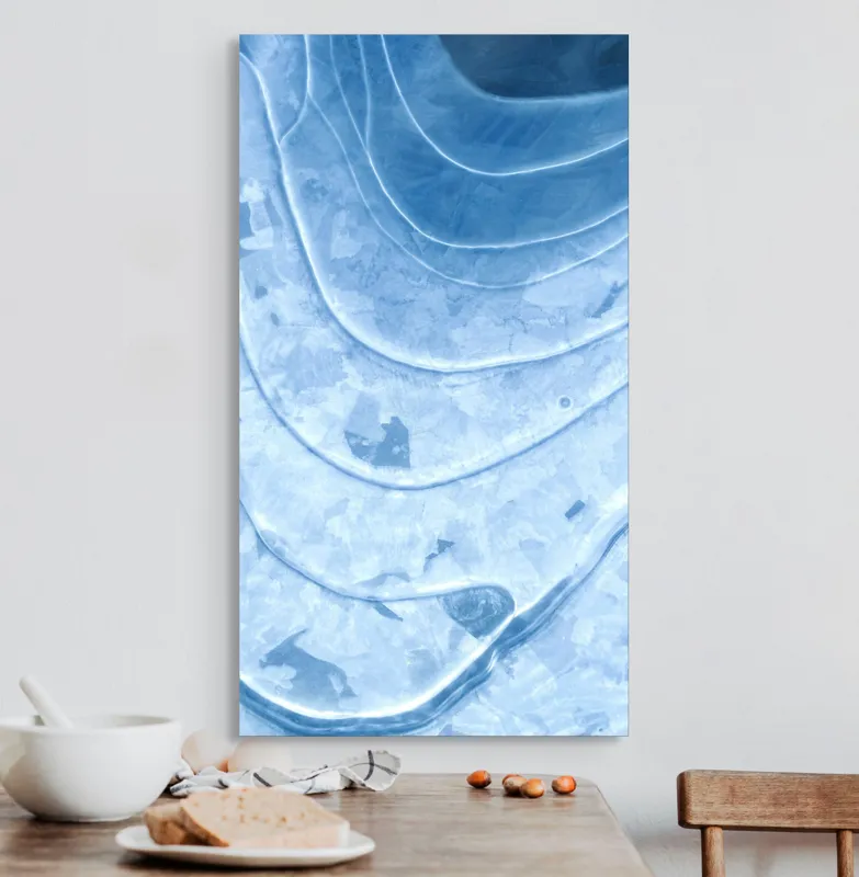 Tablou Canvas, "Straturi translucide de gheață albastră", Straturi, Texturi, Albastru, Gheață, Organic, Linii, Abstracție, Frig, Strălucire, Unde, 50 x 90 cm – poza 3