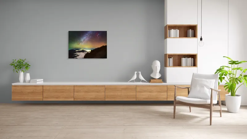 Tablou Canvas, "Calea Lactee deasupra munților înnorați", Stele, Cer, Lumină, Munți, Nor, Orizont, Galaxie, Peisaj, Noapte, Frumusețe, 100 x 70 cm – poza 6