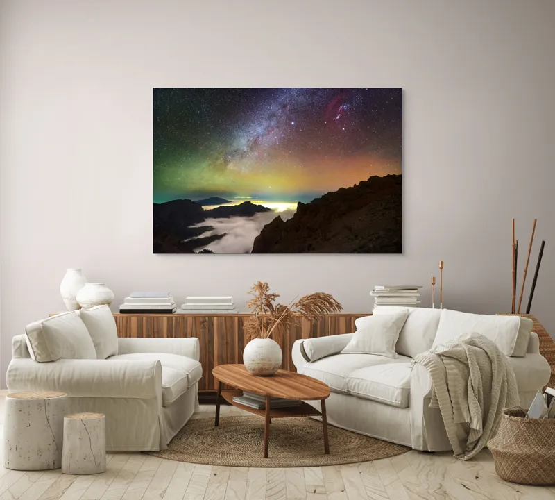 Tablou Canvas, "Calea Lactee deasupra munților înnorați", Stele, Cer, Lumină, Munți, Nor, Orizont, Galaxie, Peisaj, Noapte, Frumusețe, 150 x 100 cm – poza 3